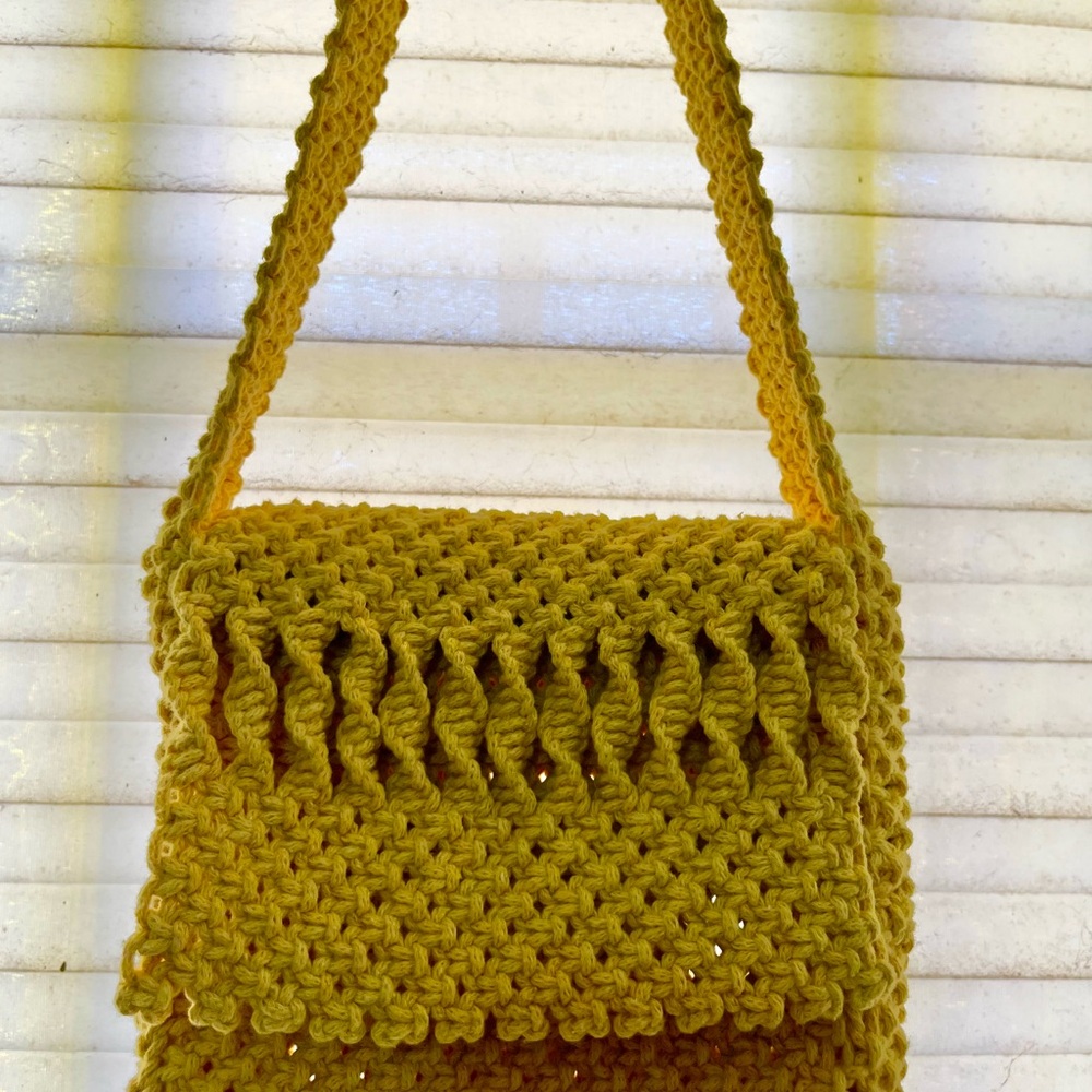 HANDMADE MUSTARD YELLOW MACRAMÉ CROSSBODY BAG | BOHO CHIC WOVEN PURSE